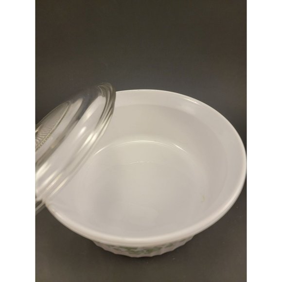 Vintage Corningware Cassorole Dish with Lid - Picture 3 of 4